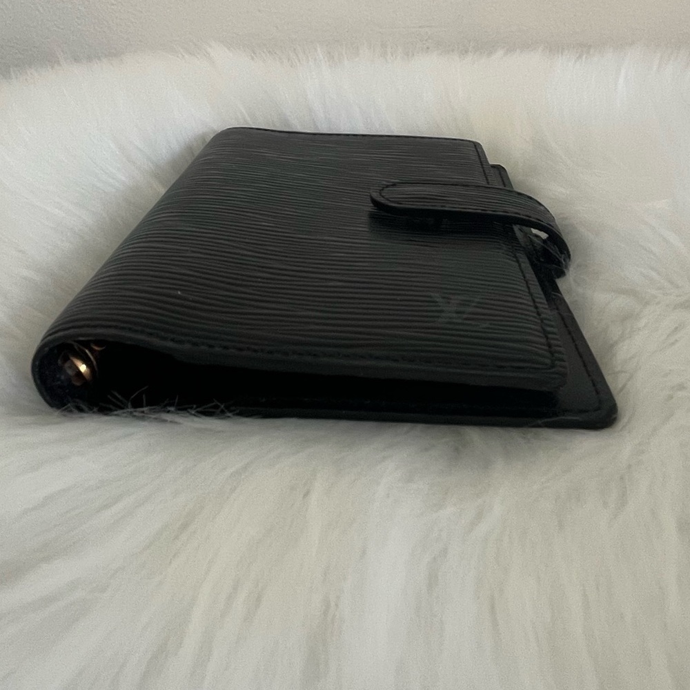 Louis Vuitton black Epi Agenda PM Passport Holder Circa 1995 Vintage - Picture 7 of 16